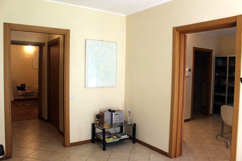 Trescore Balneario, Ufficio/Studio con box in posizione centrale