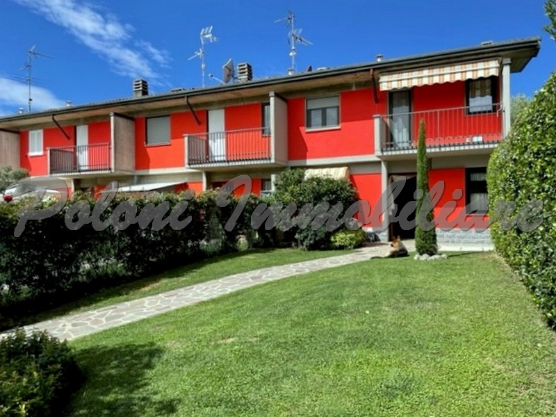 Cenate Sopra, graziosa villa di testa
