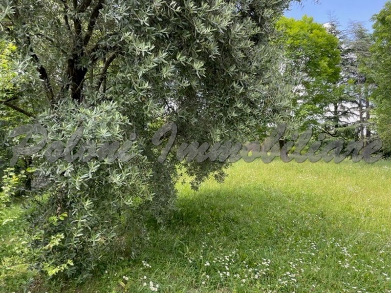 Casazza, villa bifamiliare con terreni