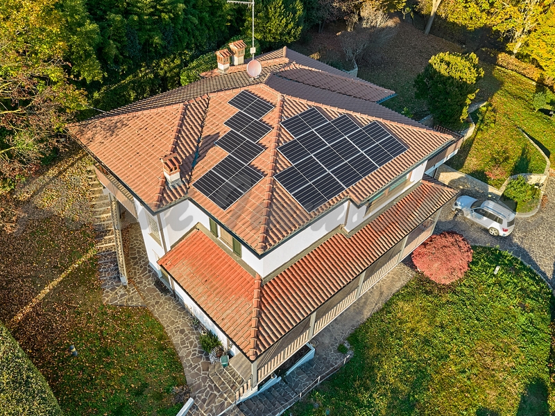 Cenate Sopra, esclusiva villa in posizione pedecollinare