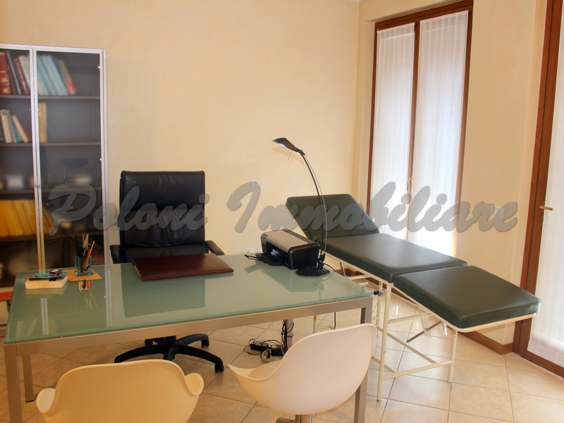 Trescore Balneario, Ufficio/Studio con box in posizione centrale