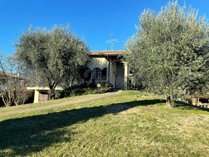 Cenate Sotto, esclusiva villa singola con ampio giardino