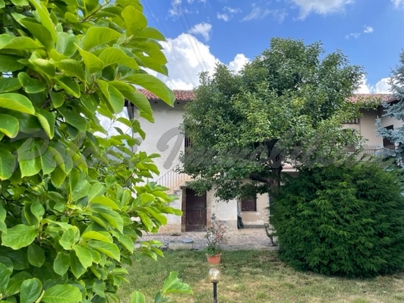 Trescore Balneario, cascina con terreno di pertinenza