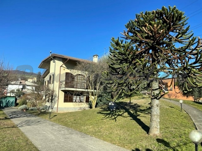 Cenate Sotto, esclusiva villa singola con ampio giardino