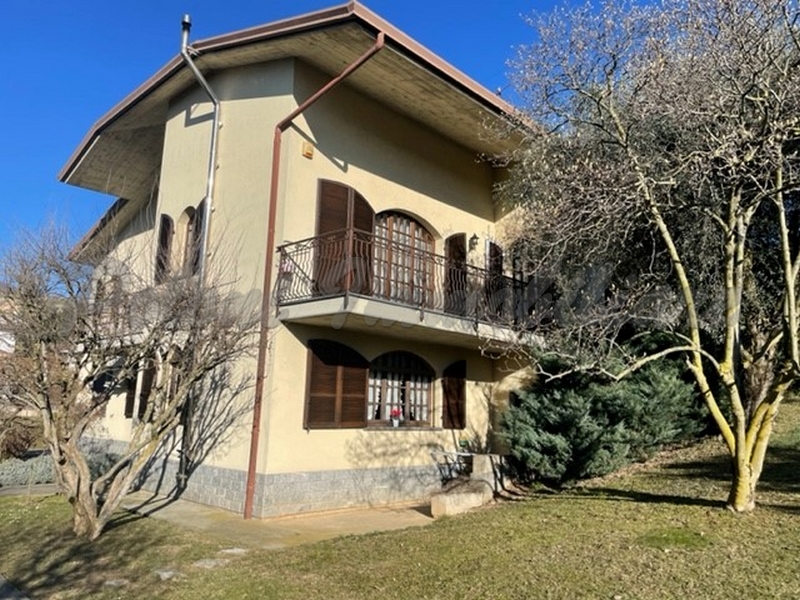 Cenate Sotto, esclusiva villa singola con ampio giardino