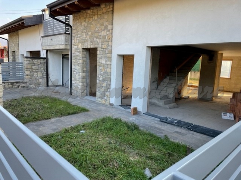 Costa di Mezzate, ville al rustico