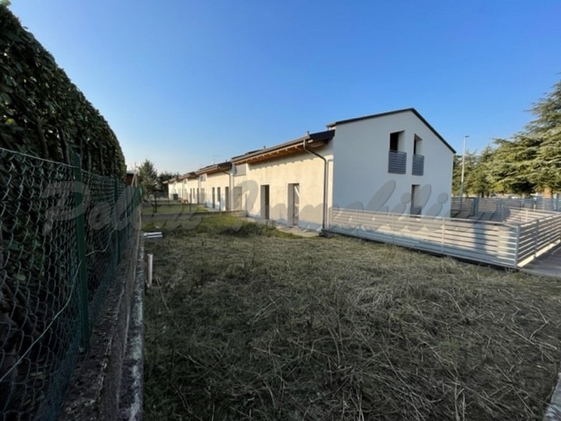 Costa di Mezzate, villa di testa al rustico