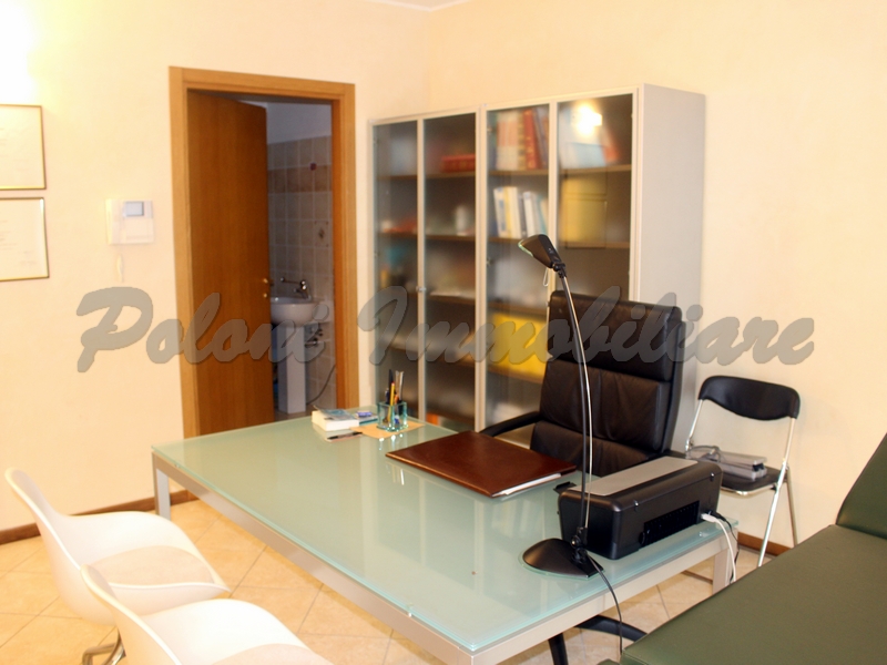 Trescore Balneario, Ufficio/Studio con box in posizione centrale