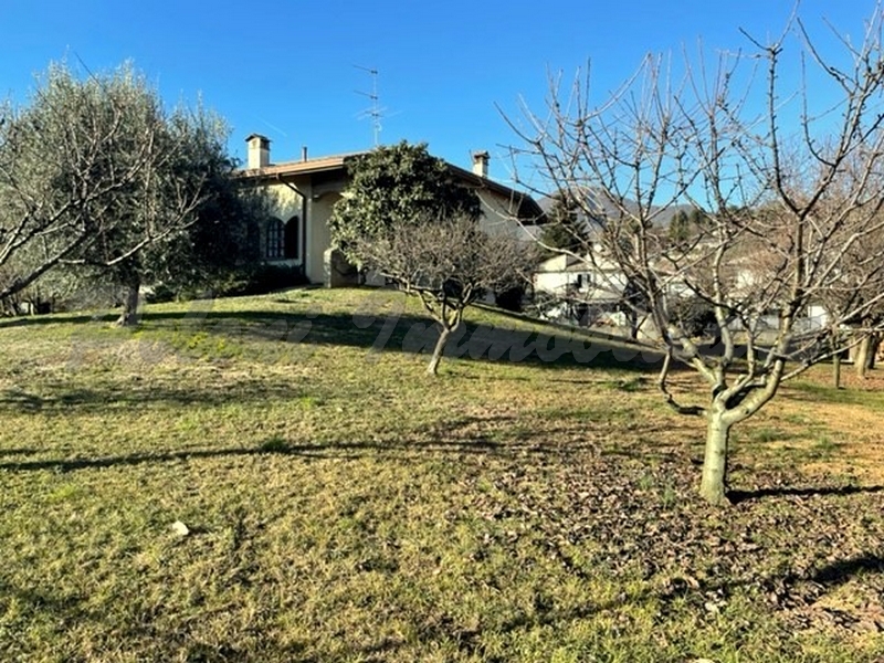 Cenate Sotto, esclusiva villa singola con ampio giardino